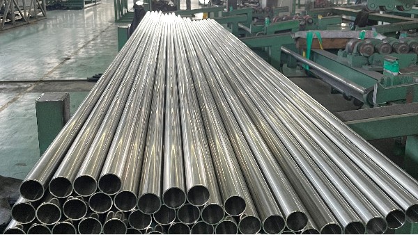 不銹鋼管材從家具管到汽車配件管的結構美學