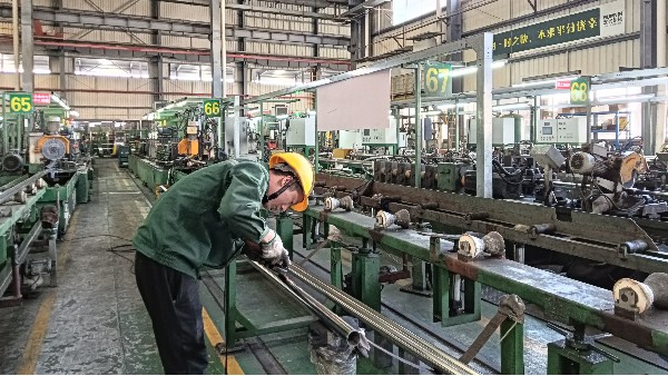 不銹鋼焊管勝無(wú)縫，換熱器選材揭秘！