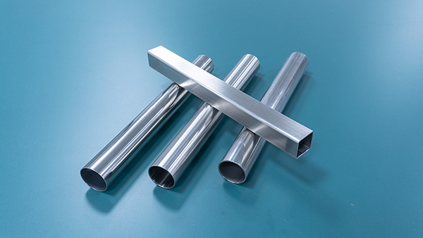 簡(jiǎn)單說說不銹鋼復(fù)合護(hù)欄管生銹的處理方法