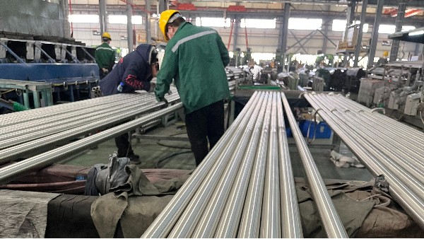 裝飾管的“表面文章”：從家居到建筑，如何兼顧美觀與耐久？